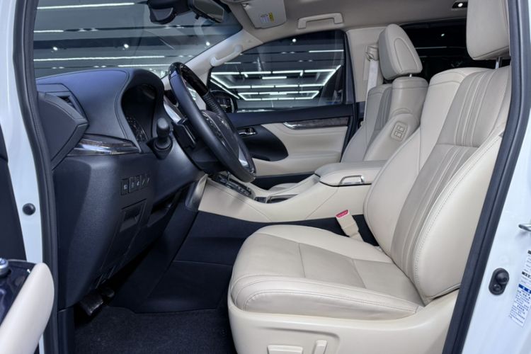 Used Toyota Vellfire 2021 Crown Dual-Engine 2.5L HV Prestige Edition Interior 3