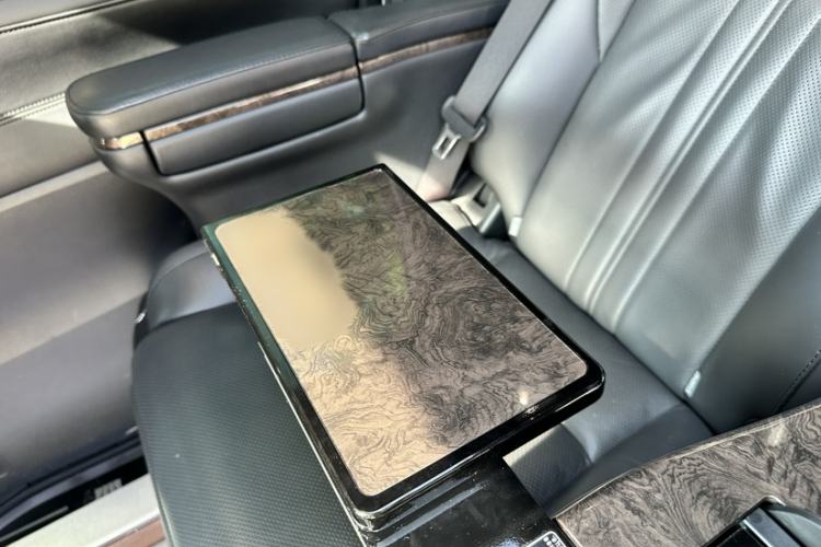 Used Toyota Vellfire 2021 Crown Dual-Engine 2.5L HV Prestige Edition Interior 4