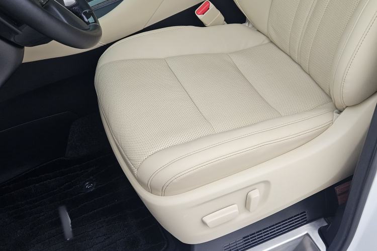 Used Toyota Vellfire 2021 Crown Dual-Engine 2.5L HV Supreme Edition Interior 6