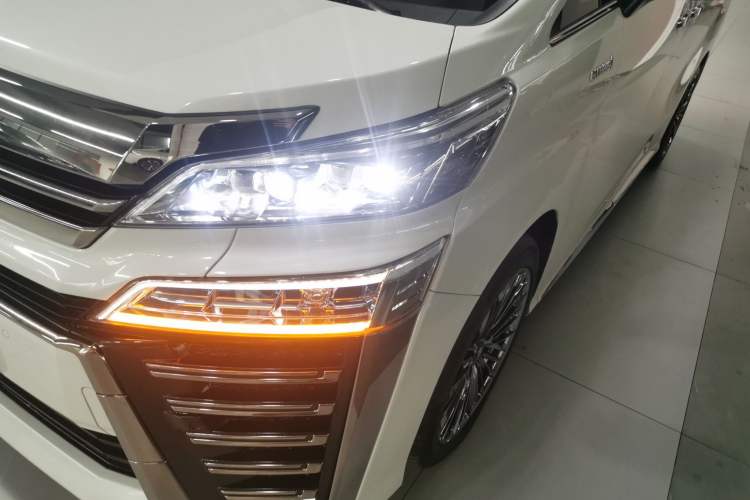 Used Toyota Vellfire 2021 Crown Dual-Engine 2.5L HV Supreme Edition Left Front Headlight