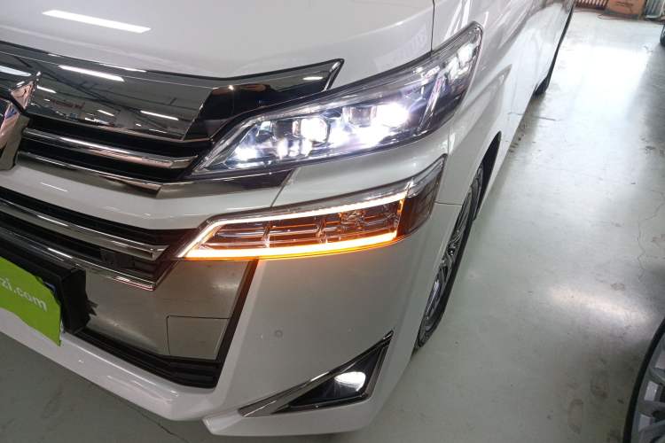 Used Toyota Vellfire 2021 Crown Dual-Engine 2.5L HV Prestige Edition Left Front Headlight