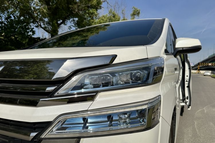 Used Toyota Vellfire 2021 Crown Dual-Engine 2.5L HV Prestige Edition Left Front Headlight