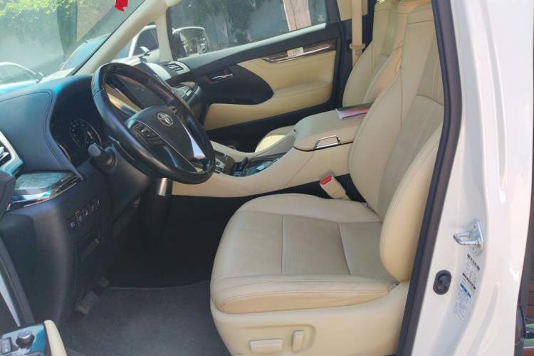 Used Toyota Vellfire 2021 Crown Dual-Engine 2.5L HV Supreme Edition Left Front Seat