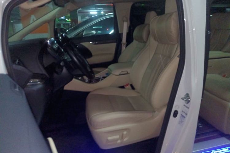 Used Toyota Vellfire 2021 Crown Dual-Engine 2.5L HV Prestige Edition Left Front Seat