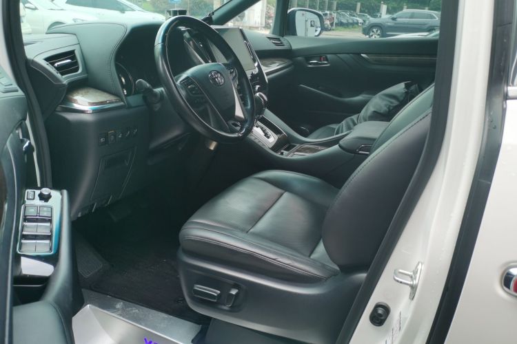 Used Toyota Vellfire 2021 Crown Dual-Engine 2.5L HV Prestige Edition Left Front Seat