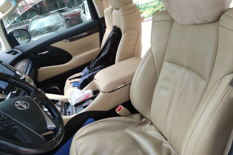 Used Toyota Vellfire 2021 Crown Dual-Engine 2.5L HV Supreme Edition Left Front Seat