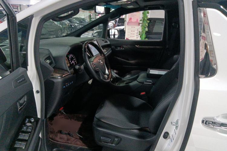 Used Toyota Vellfire 2021 Crown Dual-Engine 2.5L HV Supreme Edition Left Front Seat