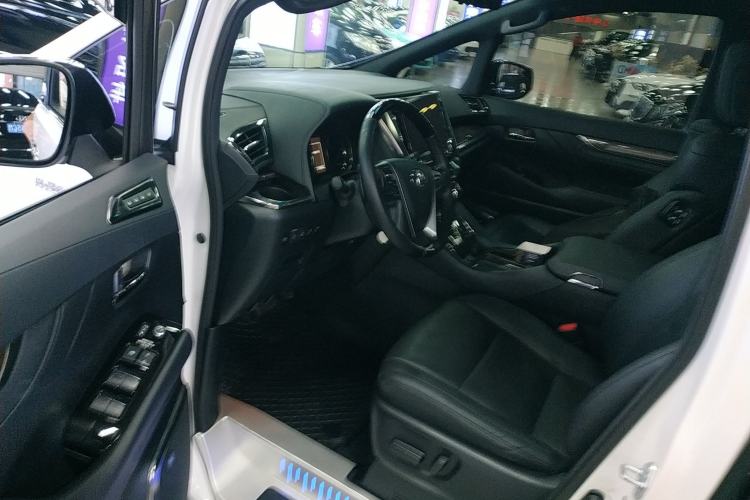 Used Toyota Vellfire 2021 Crown Dual-Engine 2.5L HV Supreme Edition Left Front Seat