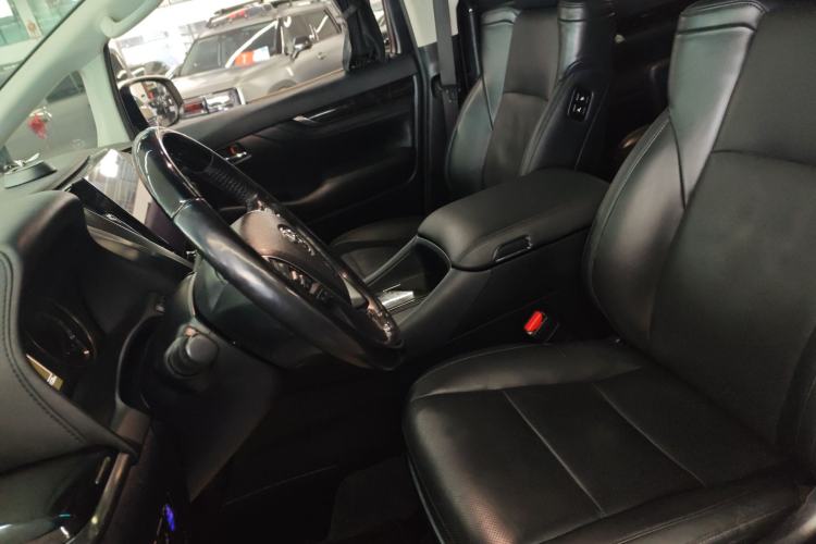 Used Toyota Vellfire 2021 Crown Dual-Engine 2.5L HV Luxury Edition Left Front Seat