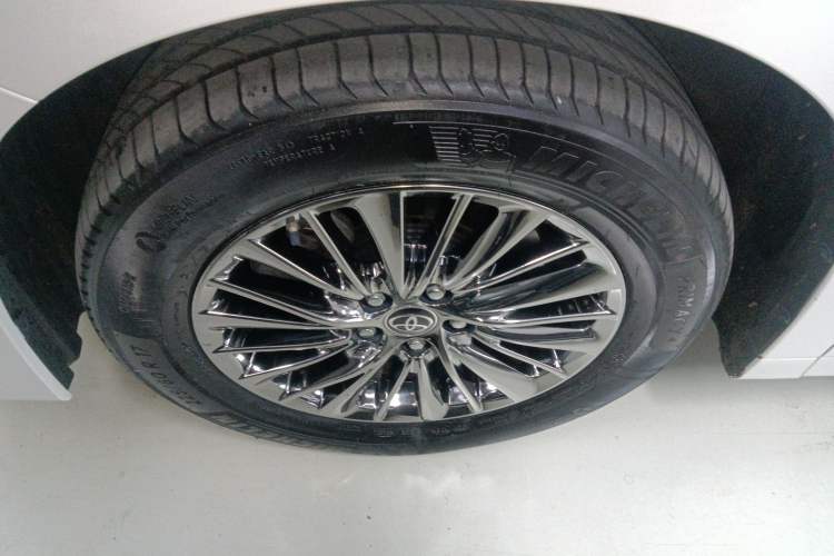 Used Toyota Vellfire 2021 Crown Dual-Engine 2.5L HV Prestige Edition Left Front Wheel Hub