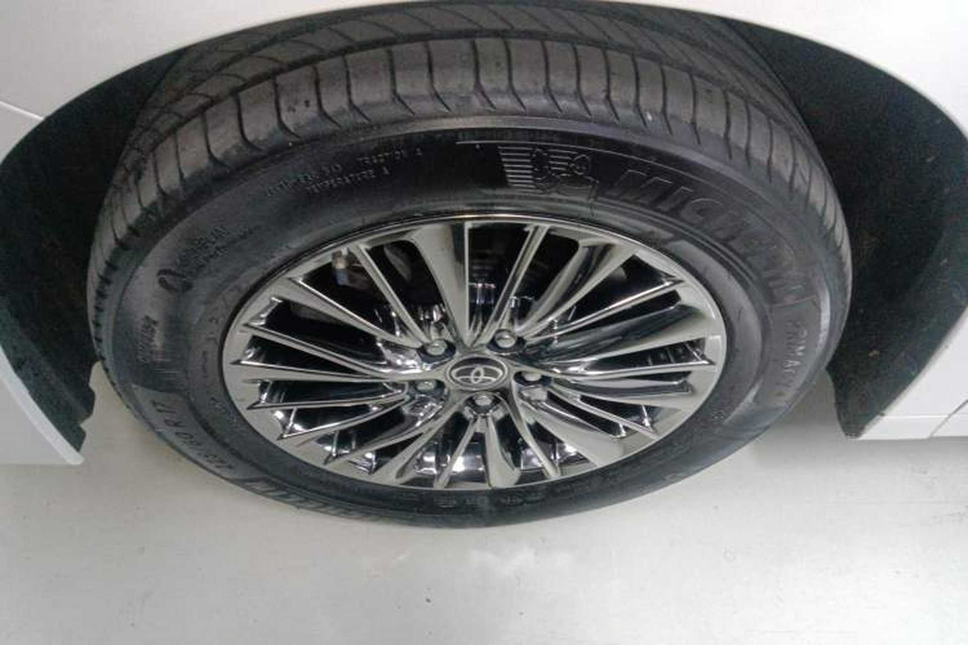 Used Toyota Vellfire 2021 Crown Dual-Engine 2.5L HV Prestige Edition Left Front Wheel Hub