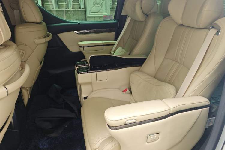 Used Toyota Vellfire 2021 Crown Dual-Engine 2.5L HV Prestige Edition Left Rear Seat
