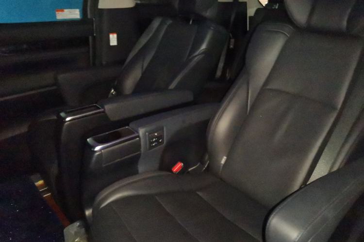 Used Toyota Vellfire 2021 Crown Dual-Engine 2.5L HV Luxury Edition Left Rear Seat