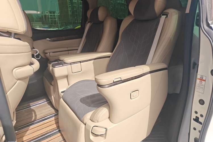 Used Toyota Vellfire 2021 Crown Dual-Engine 2.5L HV Supreme Edition Left Rear Seat