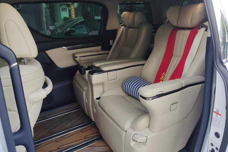 Used Toyota Vellfire 2021 Crown Dual-Engine 2.5L HV Prestige Edition Left Rear Seat