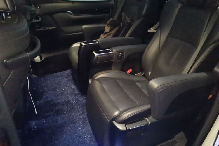 Used Toyota Vellfire 2021 Crown Dual-Engine 2.5L HV Luxury Edition Left Rear Seat