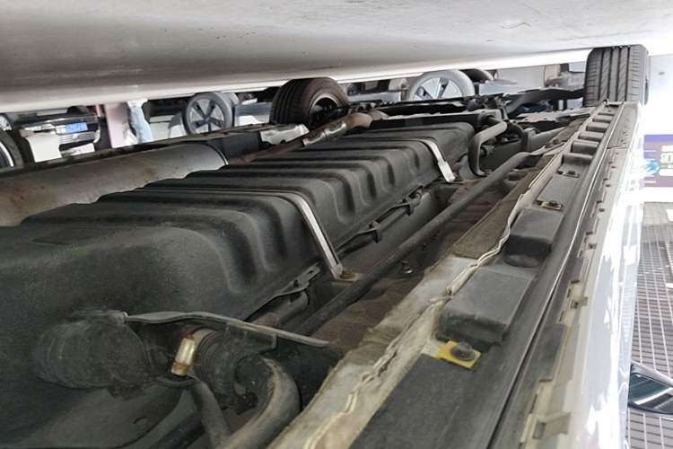 Used Toyota Vellfire 2021 Crown Dual-Engine 2.5L HV Luxury Edition Left Side Sill