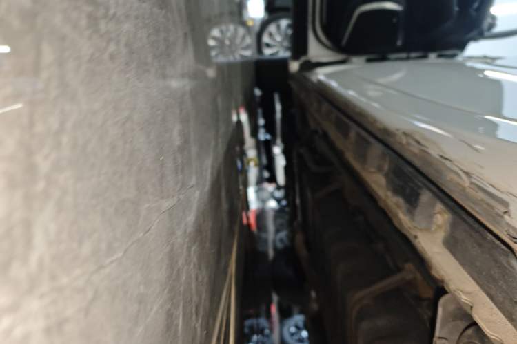 Used Toyota Vellfire 2021 Crown Dual-Engine 2.5L HV Luxury Edition Left Side Sill