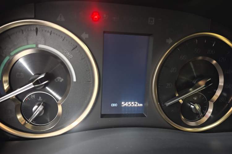 Used Toyota Vellfire 2021 Crown Dual-Engine 2.5L HV Supreme Edition Odometer Close Up