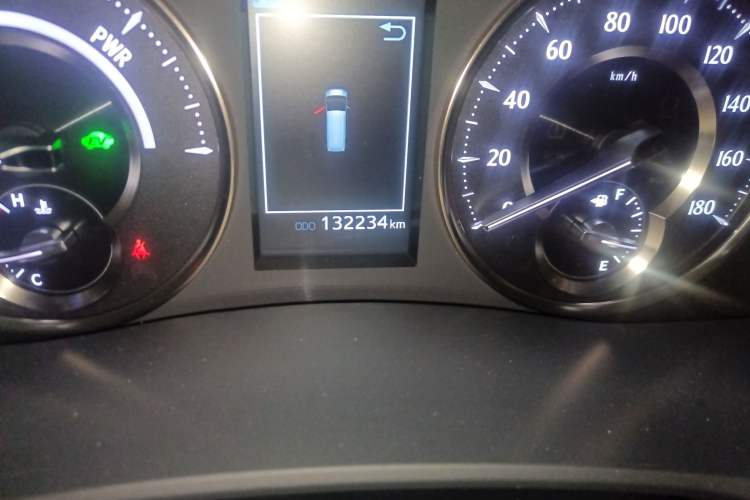 Used Toyota Vellfire 2021 Crown Dual-Engine 2.5L HV Prestige Edition Odometer Close Up