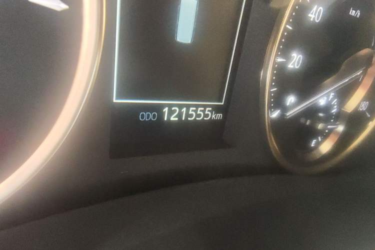 Used Toyota Vellfire 2021 Crown Dual-Engine 2.5L HV Supreme Edition Odometer Close Up