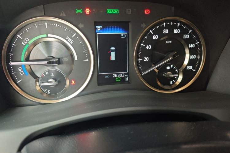 Used Toyota Vellfire 2021 Crown Dual-Engine 2.5L HV Prestige Edition Odometer Close Up
