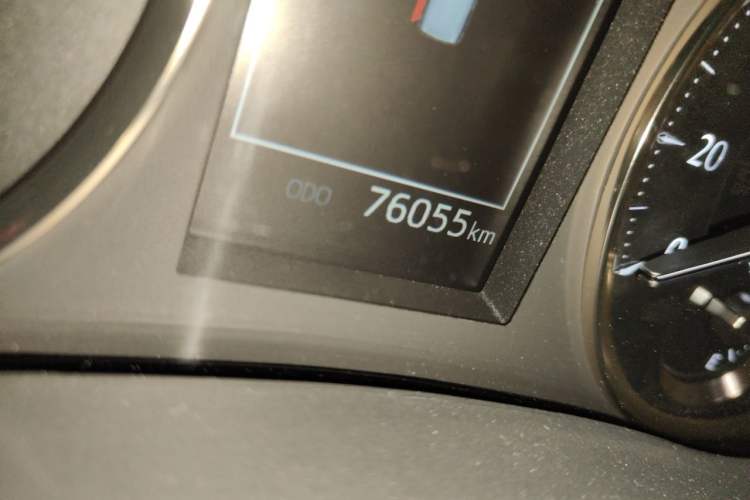 Used Toyota Vellfire 2021 Crown Dual-Engine 2.5L HV Prestige Edition Odometer Close Up