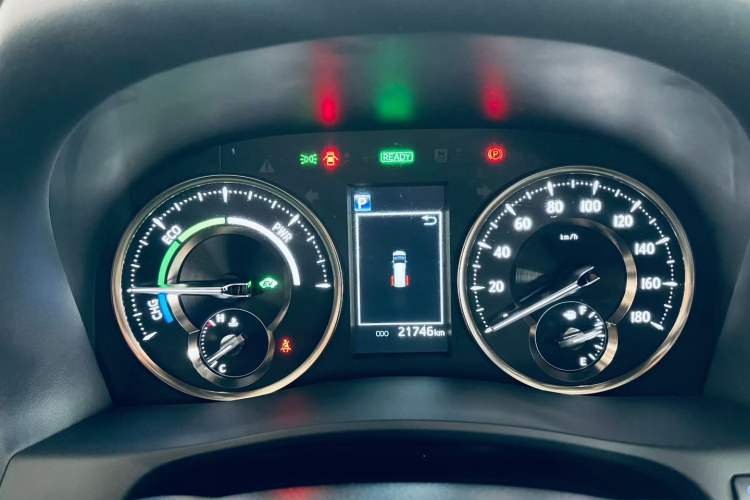 Used Toyota Vellfire 2021 Crown Dual-Engine 2.5L HV Supreme Edition Odometer Close Up