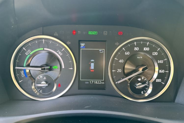 Used Toyota Vellfire 2021 Crown Dual-Engine 2.5L HV Prestige Edition Odometer Close Up