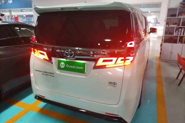 Used Toyota Vellfire 2021 Crown Dual-Engine 2.5L HV Prestige Edition Rear Right 45 Deg