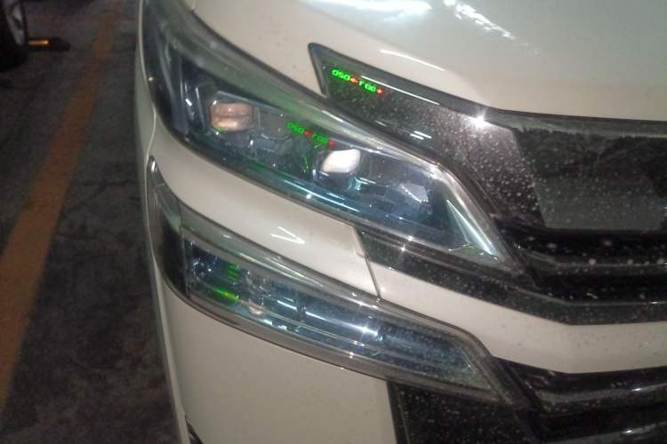 Used Toyota Vellfire 2021 Crown Dual-Engine 2.5L HV Prestige Edition Right Front Headlight
