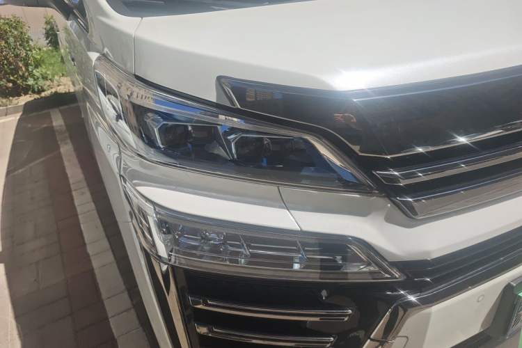 Used Toyota Vellfire 2021 Crown Dual-Engine 2.5L HV Supreme Edition Right Front Headlight