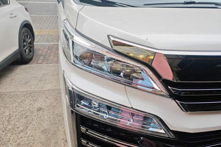 Used Toyota Vellfire 2021 Crown Dual-Engine 2.5L HV Supreme Edition Right Front Headlight
