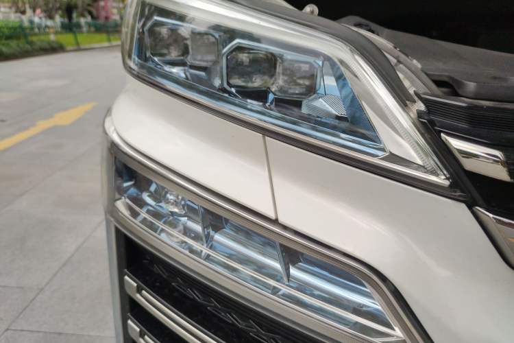 Used Toyota Vellfire 2021 Crown Dual-Engine 2.5L HV Supreme Edition Right Front Headlight
