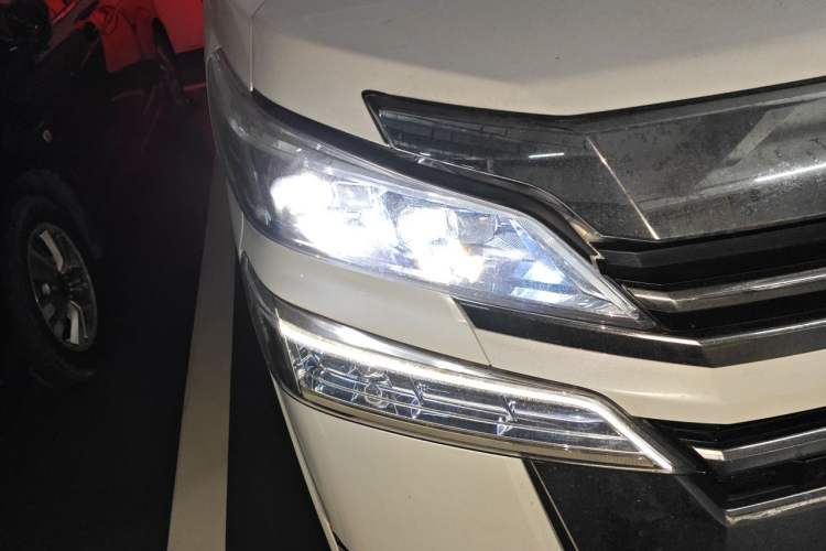 Used Toyota Vellfire 2021 Crown Dual-Engine 2.5L HV Prestige Edition Right Front Headlight