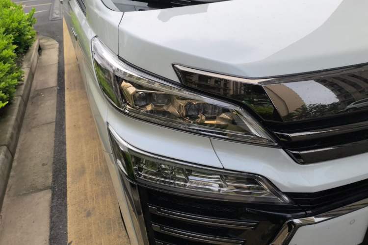 Used Toyota Vellfire 2021 Crown Dual-Engine 2.5L HV Supreme Edition Right Front Headlight