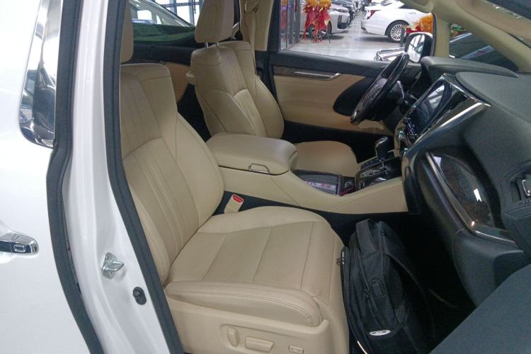 Used Toyota Vellfire 2021 Crown Dual-Engine 2.5L HV Prestige Edition Right Front Seat