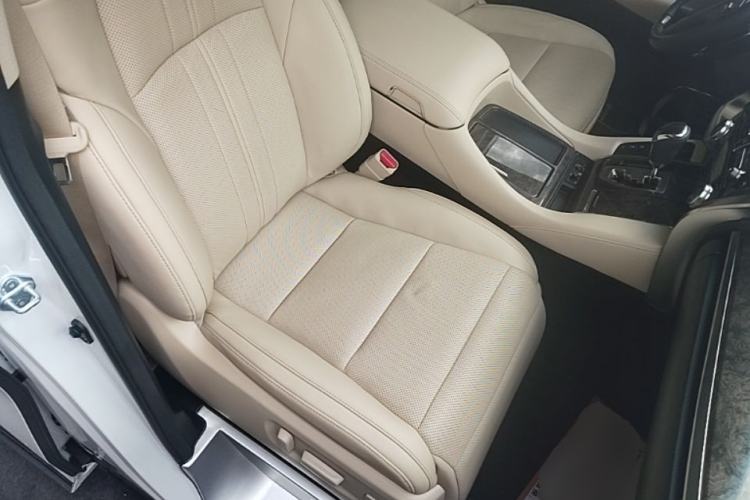 Used Toyota Vellfire 2021 Crown Dual-Engine 2.5L HV Supreme Edition Right Front Seat