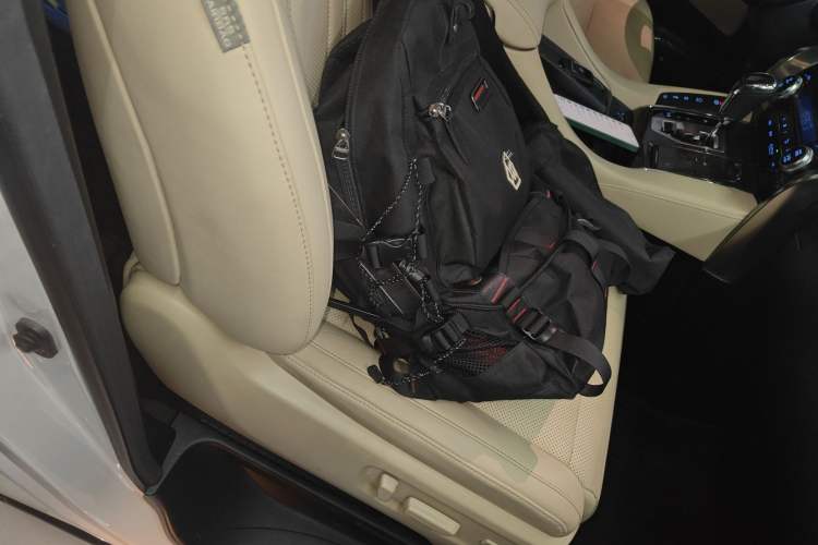 Used Toyota Vellfire 2021 Crown Dual-Engine 2.5L HV Supreme Edition Right Front Seat