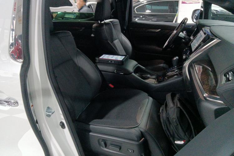 Used Toyota Vellfire 2021 Crown Dual-Engine 2.5L HV Supreme Edition Right Front Seat