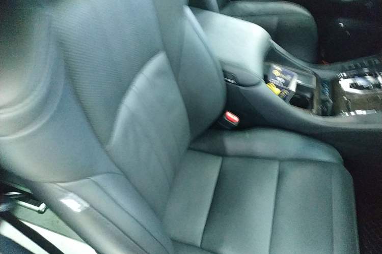 Used Toyota Vellfire 2021 Crown Dual-Engine 2.5L HV Supreme Edition Right Front Seat