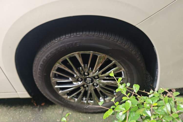 Used Toyota Vellfire 2021 Crown Dual-Engine 2.5L HV Prestige Edition Right Front Wheel Hub