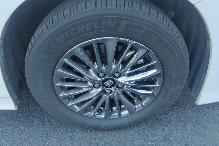 Used Toyota Vellfire 2021 Crown Dual-Engine 2.5L HV Supreme Edition Right Front Wheel Hub