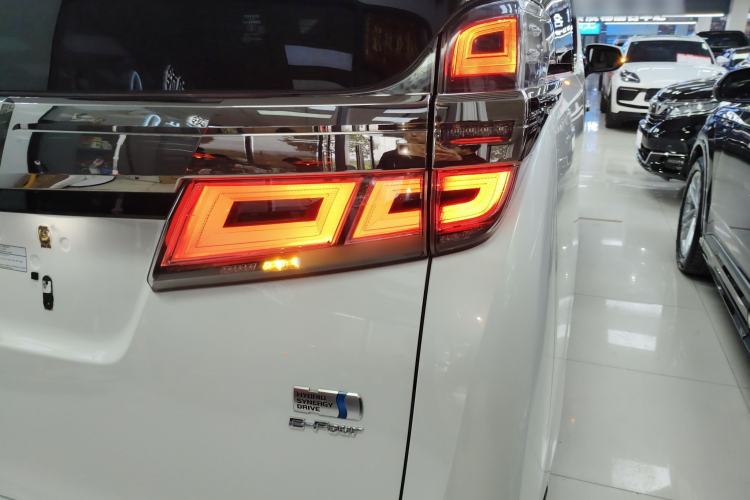 Used Toyota Vellfire 2021 Crown Dual-Engine 2.5L HV Prestige Edition Right Rear Taillight