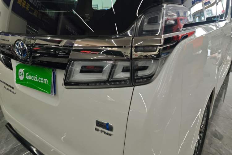 Used Toyota Vellfire 2021 Crown Dual-Engine 2.5L HV Luxury Edition Right Rear Taillight