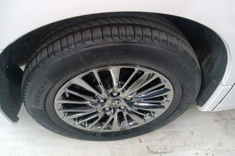 Used Toyota Vellfire 2021 Crown Dual-Engine 2.5L HV Prestige Edition Right Rear Wheel Hub
