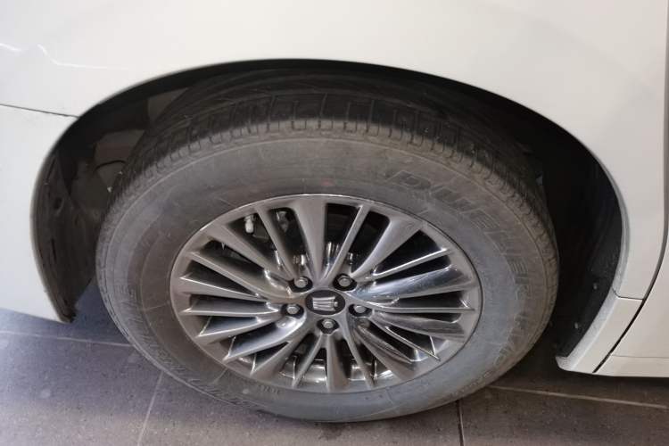 Used Toyota Vellfire 2021 Crown Dual-Engine 2.5L HV Luxury Edition Right Rear Wheel Hub