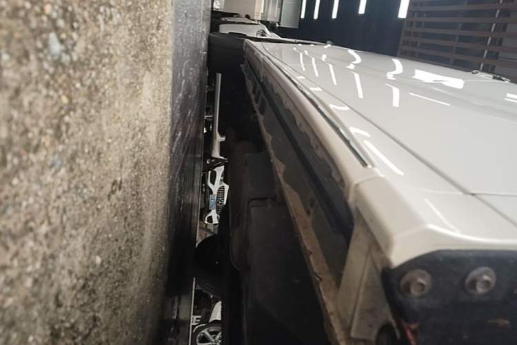 Used Toyota Vellfire 2021 Crown Dual-Engine 2.5L HV Supreme Edition Right Side Sill