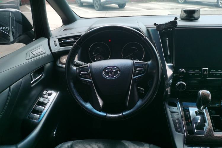 Used Toyota Vellfire 2021 Crown Dual-Engine 2.5L HV Prestige Edition Steering Wheel