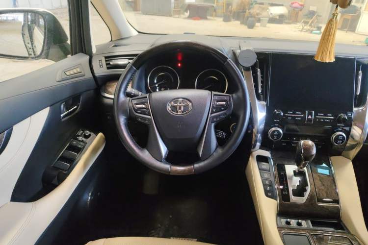 Used Toyota Vellfire 2021 Crown Dual-Engine 2.5L HV Prestige Edition Steering Wheel